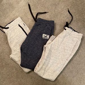 3 Pairs of men’s Hollister joggers XS